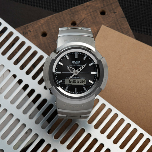 卡西欧手表 G-SHOCK  经典圆弧流线感设计 防水防震太阳能动力六局电波运动表款AWM-500