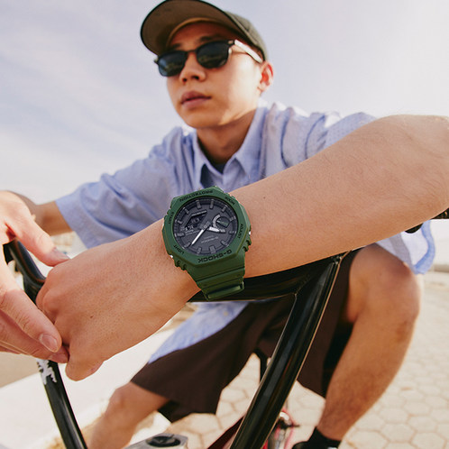 卡西欧手表 G-SHOCK  【明星同款】极简八边形表盘设计  双显轻薄表款 防水防震太阳能动力蓝牙连接运动男表GA-B2100