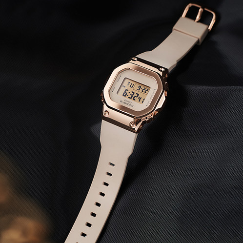 卡西欧手表 G-SHOCK  【明星同款】G-SHOCK 女性系列 防水防震运动女表GM-S5600