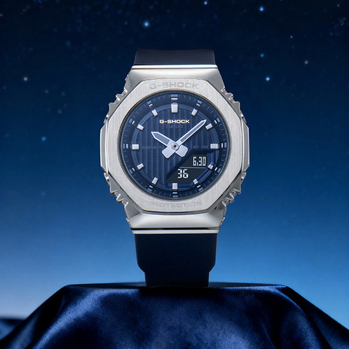 卡西欧手表 G-SHOCK  【新品】全新蓝白双色 时尚防水防震运动表款GM-S2110SH